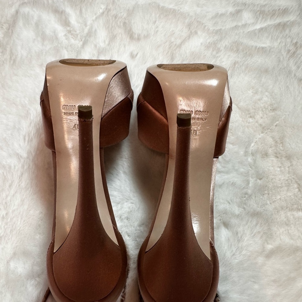 Miu Miu Tan-nude dusty pink Satin Heels with Crystal Accents-brand new - Picture 8 of 13
